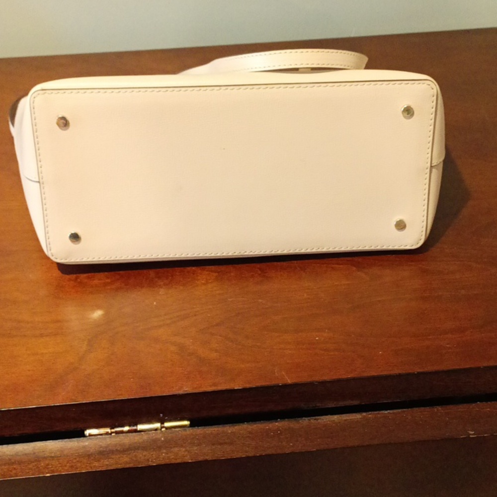 Kate Spade Adel Tote Bag Beige with Pink Interior like New with matching wallet! - Picture 4 of 10